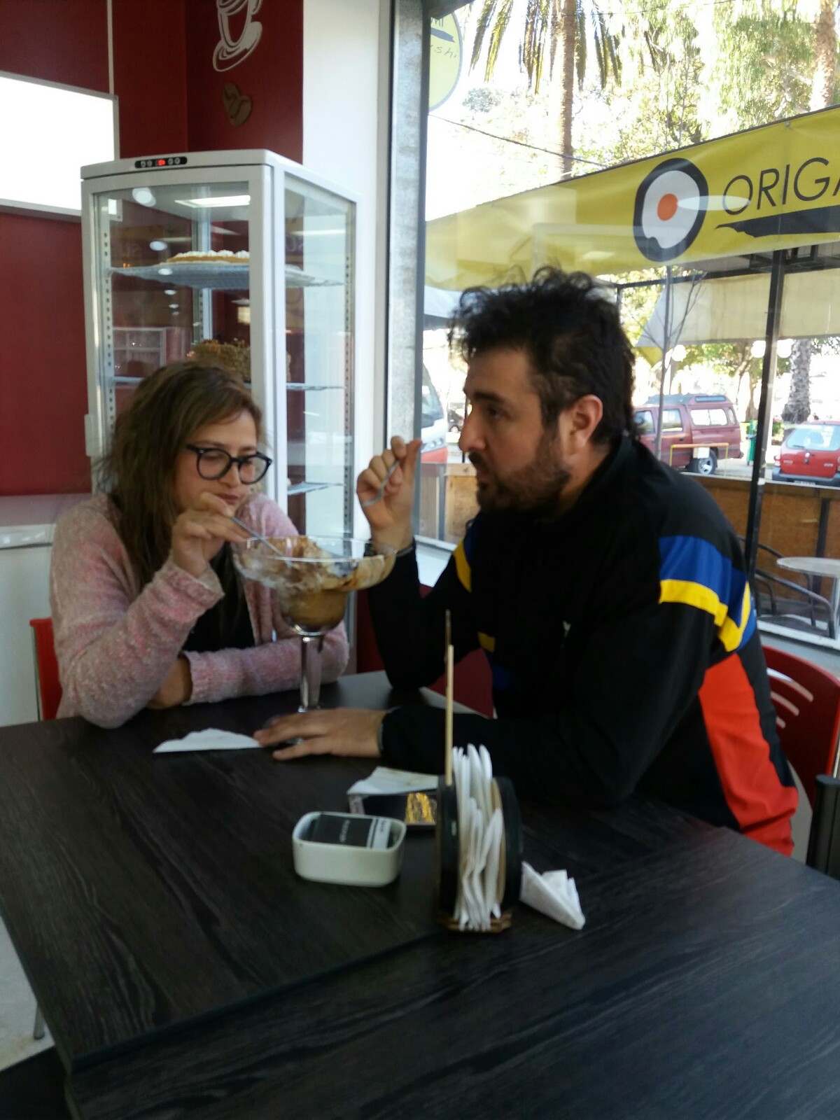 Pareja con helado