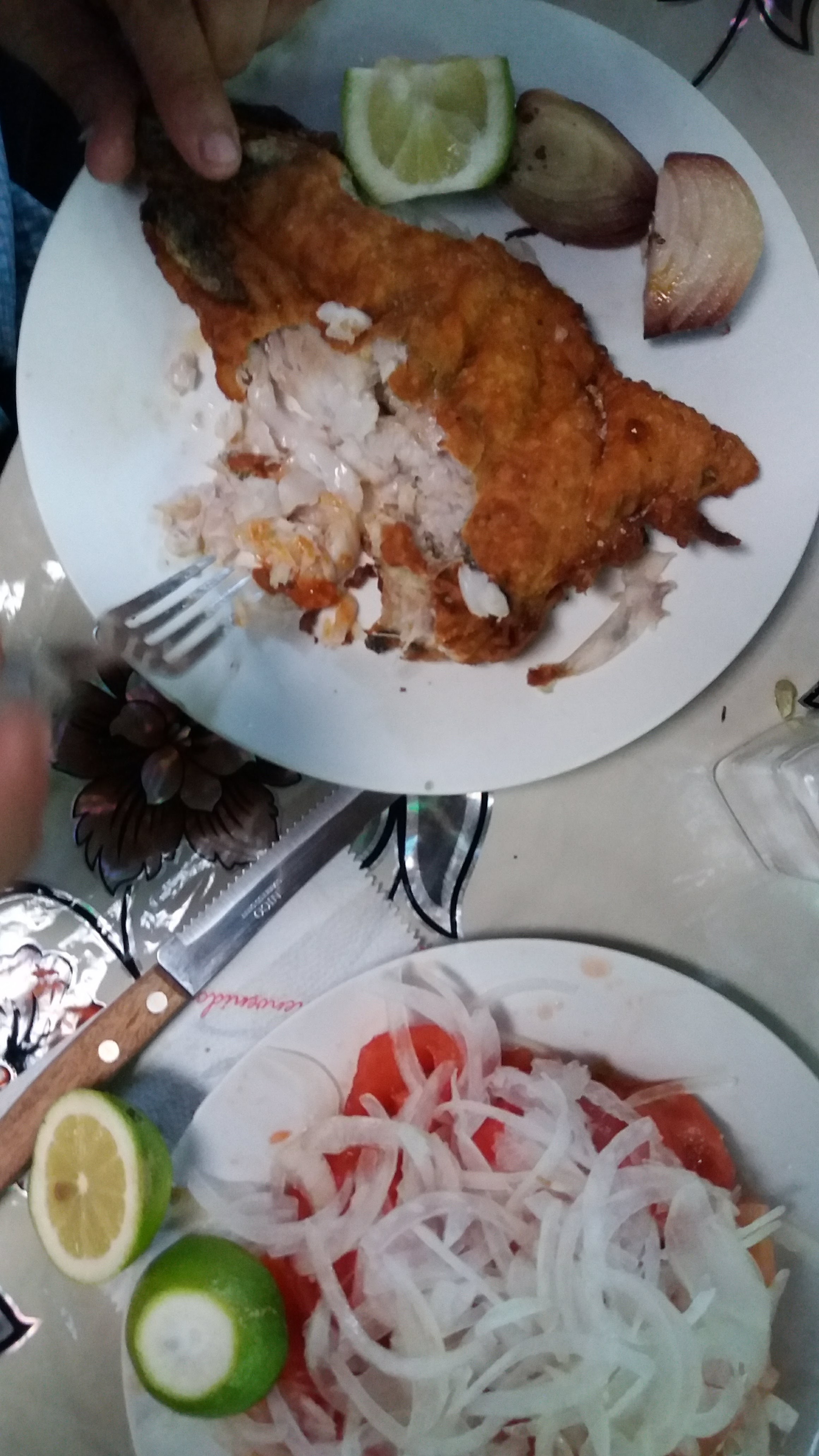 plato pescado frito y chilena